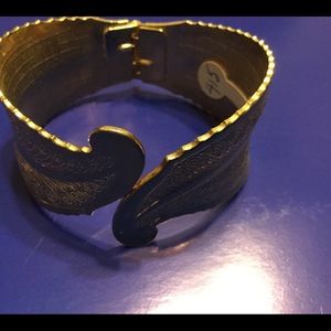 Vintage gold leaf bracelet USA made 70s